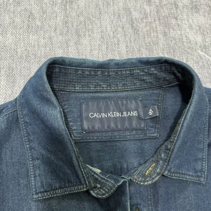 [BUNJANG] Calvin Klein Denim Shirt L / L 캘빈클라인 데님 셔츠