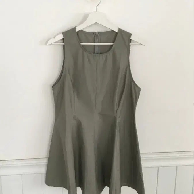 [BUNJANG] Sleeveless Flare Dress Khaki / 새상품) 민소매 플레어 원피스 카키