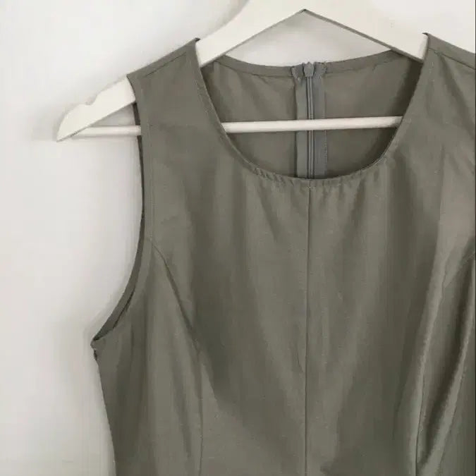 [BUNJANG] Sleeveless Flare Dress Khaki / 새상품) 민소매 플레어 원피스 카키