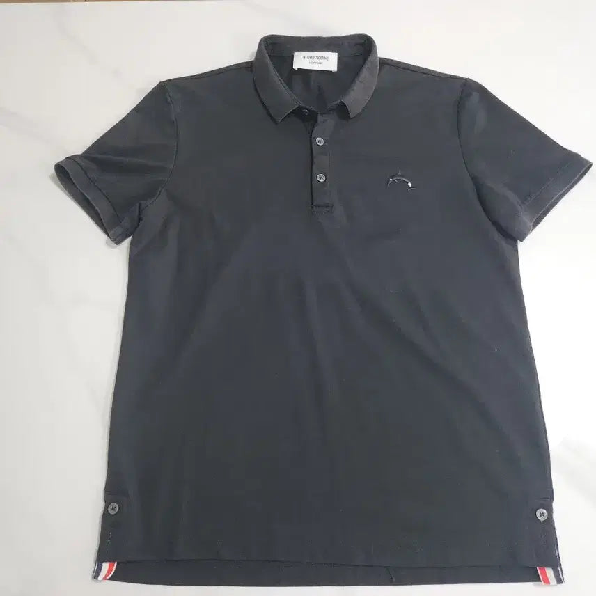 [BUNJANG] Dolphin Three-Stripe Tab Short-Sleeve Polo Shirt (Size 100) / 돌핀 삼선탭 반팔 폴로티 (100)