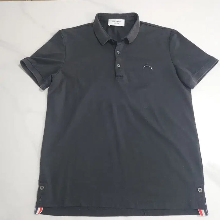 [BUNJANG] Dolphin Three-Stripe Tab Short-Sleeve Polo Shirt (Size 100) / 돌핀 삼선탭 반팔 폴로티 (100)