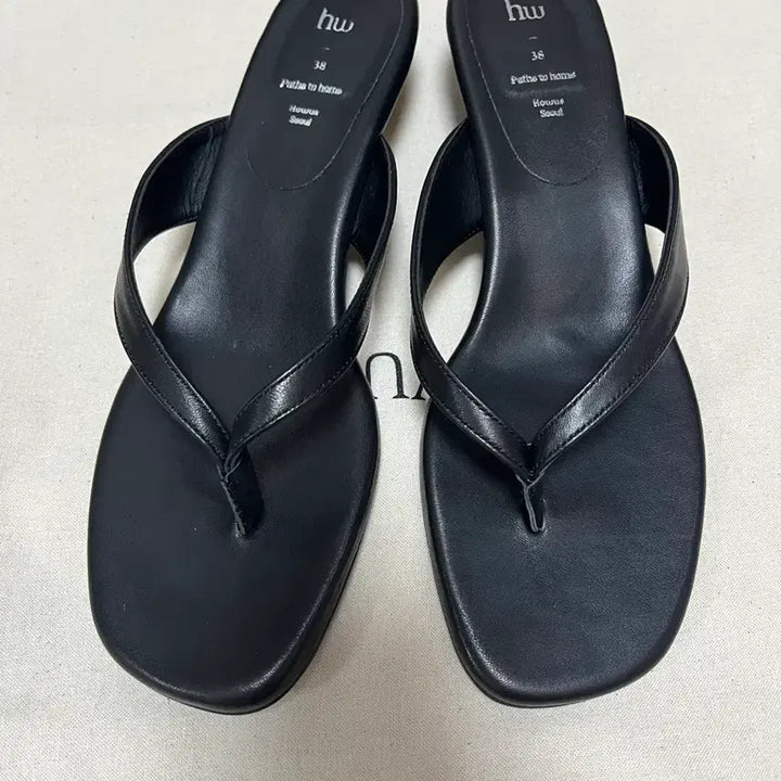 [BUNJANG] HOWUS Essential Flip-Flop Wedge Sandals (240) / HOWUS 호와스 에센셜 플립플롭 웨지쪼리힐 새상품 240