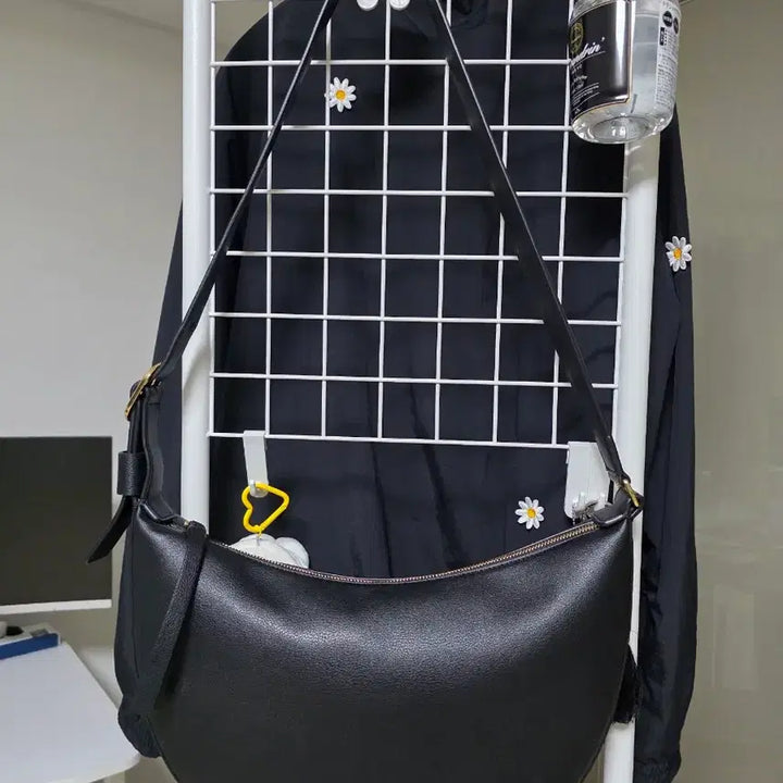 [BUNJANG] Mtown City Half Moon Crossbody Bag Large / 메트로시티 하프문 크로스백 라지