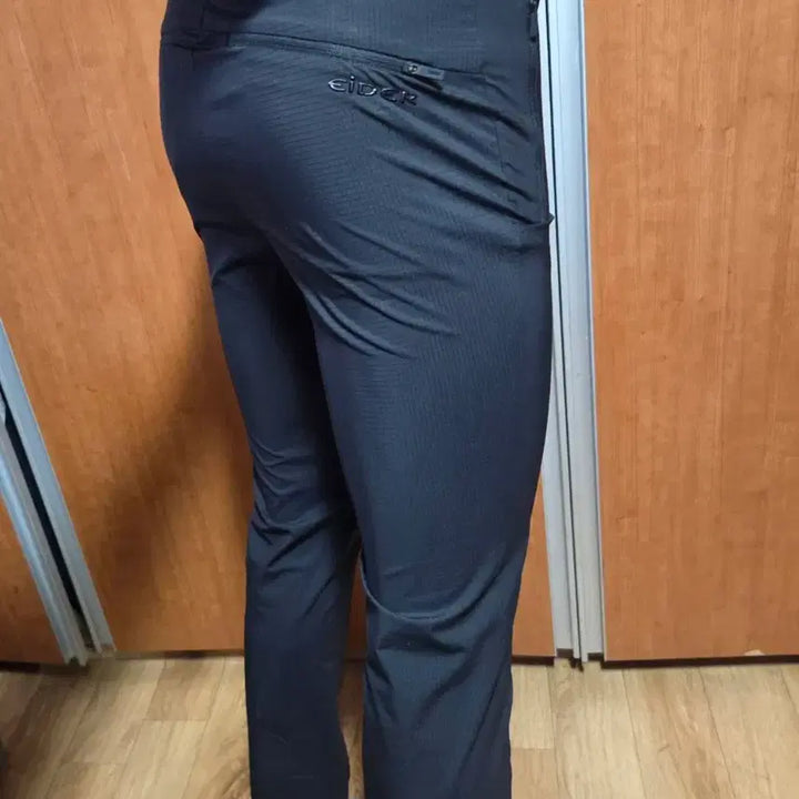 [BUNJANG] Eider Spandex Training Pants (Black) - Size Approx. 28-30 / EIDER아이더스판바지트레이닝외출다용도74약28에서30정도