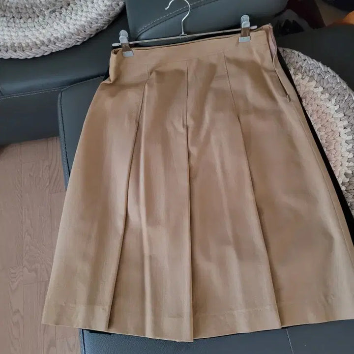 [BUNJANG] Flare Skirt with Front Pleats / 스커트