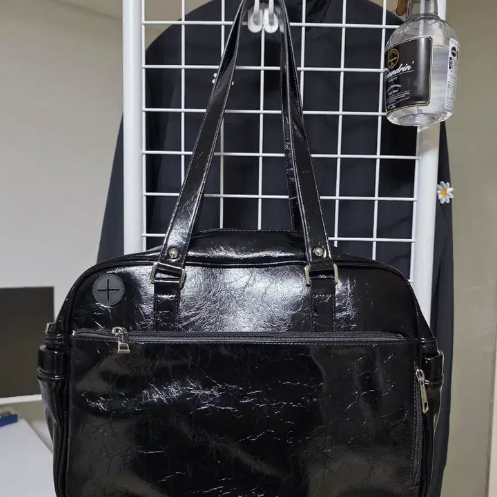[BUNJANG] Black Enamel Duckjil Bag / 와디즈 블랙 에나멜 덕질가방