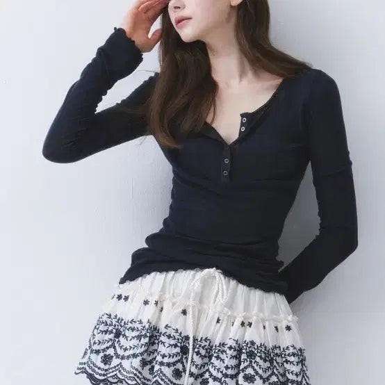 [BUNJANG] Thetis Garden Lace Skirt Short Version / 더티스 THE TIS 가든 레이스 스커트 숏버전 구해여ㅠㅠㅠ