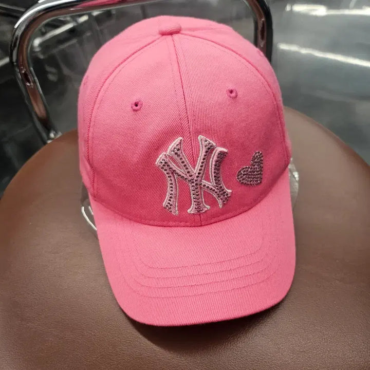 [BUNJANG] MLB New York Yankees Pink Ball Cap / MLB 뉴욕 양키즈 핑크 볼캡