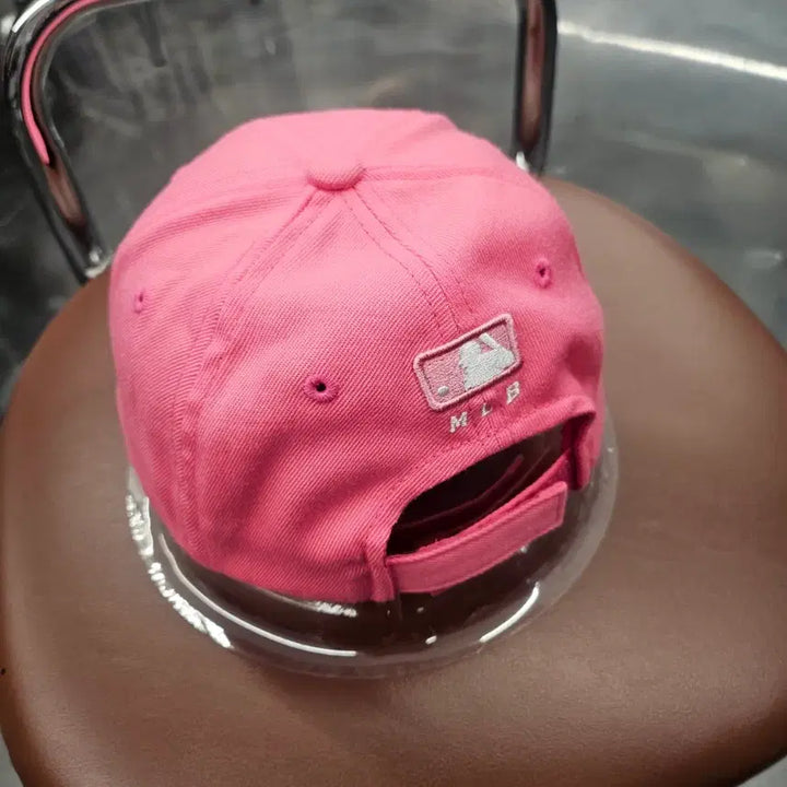 [BUNJANG] MLB New York Yankees Pink Ball Cap / MLB 뉴욕 양키즈 핑크 볼캡