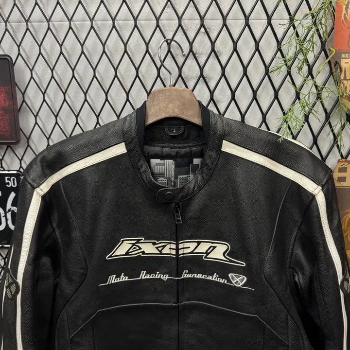 [BUNJANG] 00s Vintage Leather Riding Jacket with Big Front and Back Logo (Black) / 00s 빈티지 라이딩 가죽 자켓 전후면 빅로고 포인트 블랙