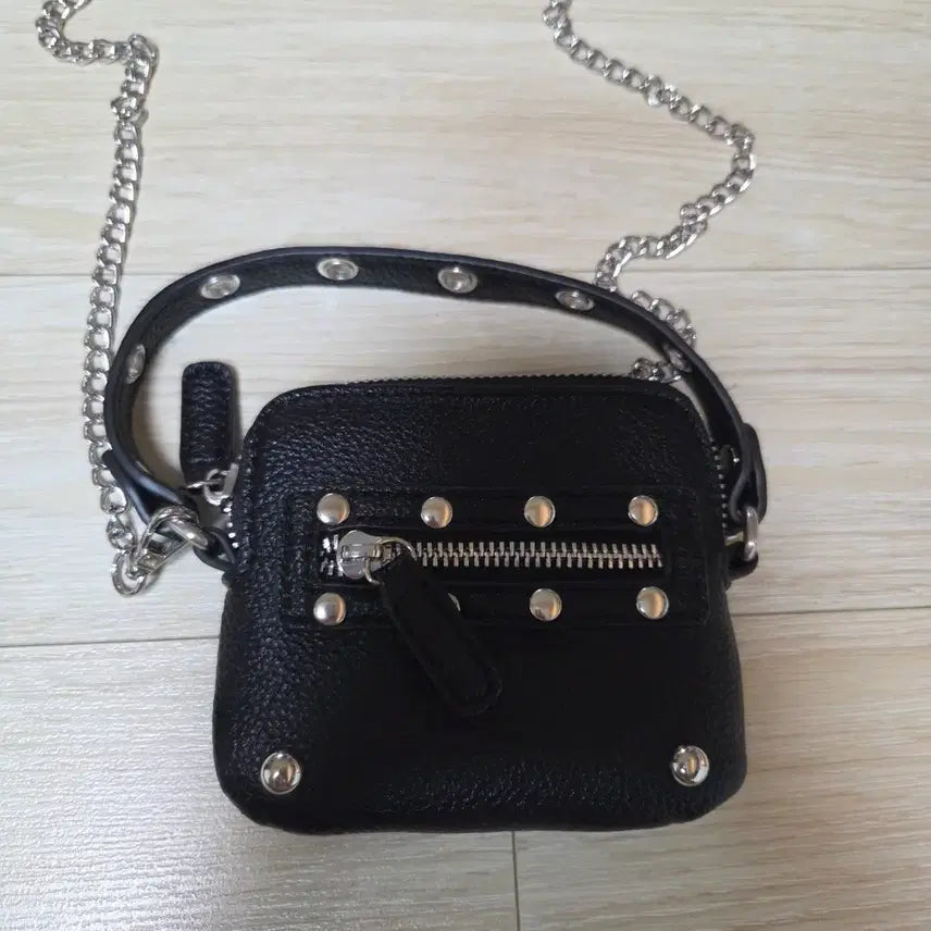 [BUNJANG] Black Chain Mini Crossbody Bag / (실착1회) 블랙 체인 미니크로스백