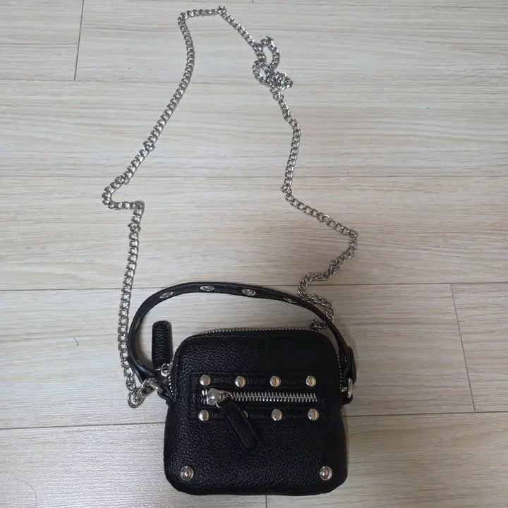 [BUNJANG] Black Chain Mini Crossbody Bag / (실착1회) 블랙 체인 미니크로스백