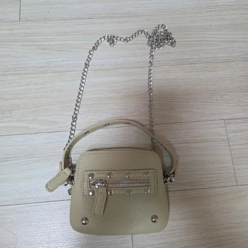 [BUNJANG] Mini Crossbody Bag with Chain - Beige / (실착1회) 베이지 체인 미니크로스백