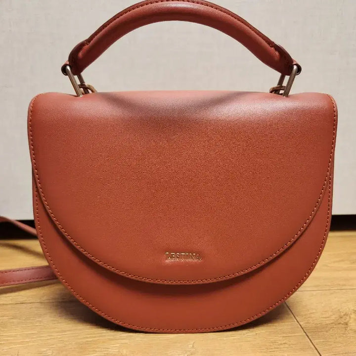 [BUNJANG] J.ESTINA Half Moon Shoulder Bag / 제이에스티나 하프문 숄더백