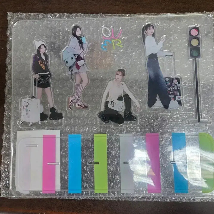 [BUNJANG] QWER Homecoming Acrylic Stand / QWER 홈커밍 아크릴 스탠드 새상품 5.0에 판매합니다