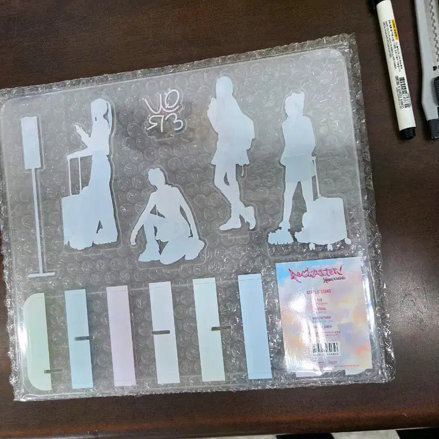 [BUNJANG] QWER Homecoming Acrylic Stand / QWER 홈커밍 아크릴 스탠드 새상품 5.0에 판매합니다