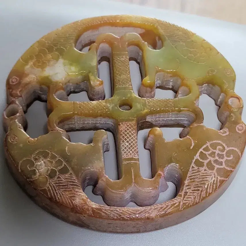 [BUNJANG] Carved Jade Ornament with Oriole Motif / 시조새 옥 장식  원형 투각 장신구