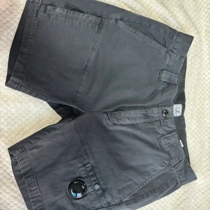 [BUNJANG] CP Company Lens Cargo Shorts / cp컴퍼니 렌즈 반바지 판매