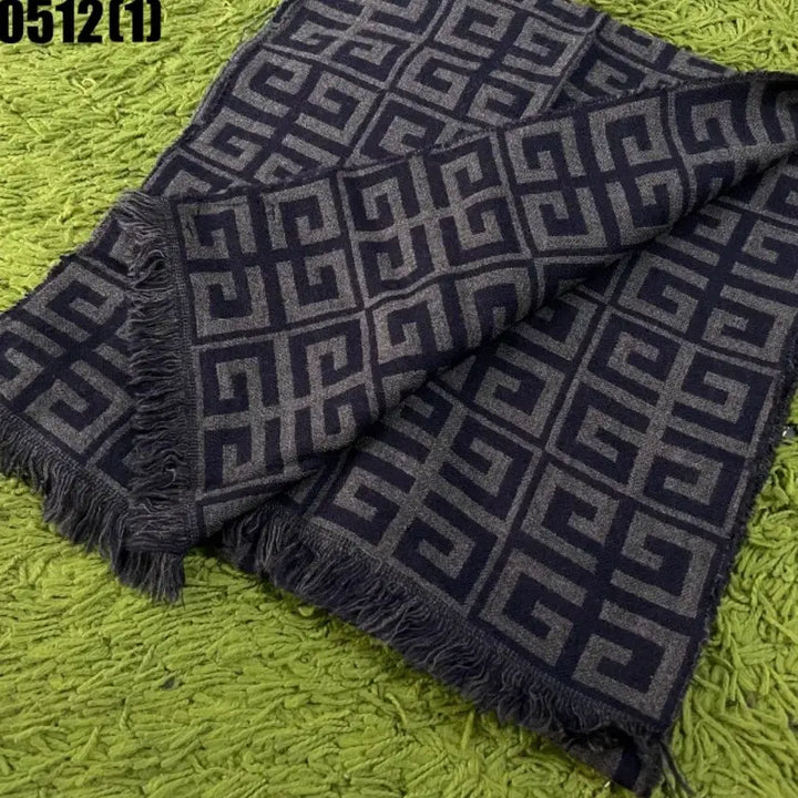 [BUNJANG] Givenchy Logo Pattern Muffler / 지방시 로고 패턴 머플러/목도리