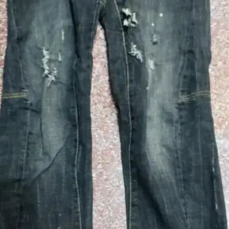 [BUNJANG] Distressed Wash Black Denim Pants / 데미지 워싱 블랙 데님 팬츠