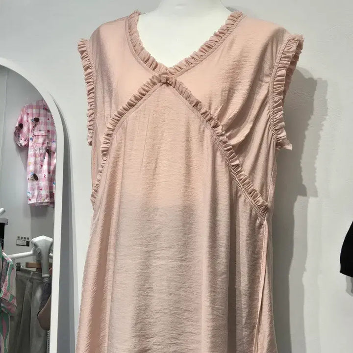 [BUNJANG] Pink Frill Sleeveless Blouse / 핑크 프릴  민소매 블라우스