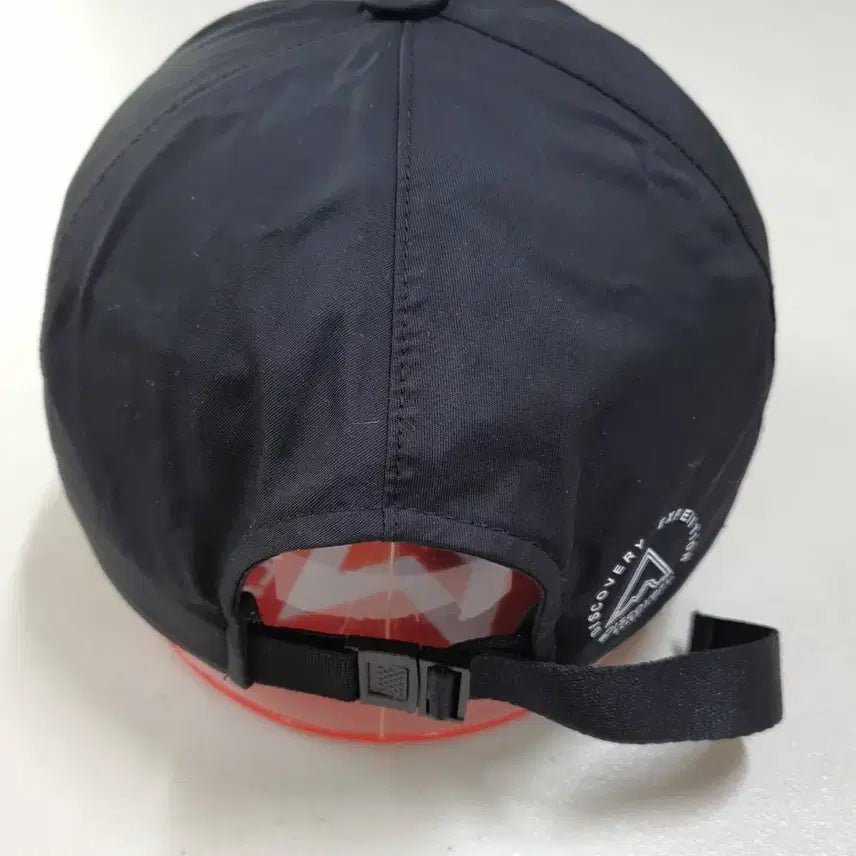 [SOLD OUT] 디스커버리 남성 방수 볼캡 모자 free