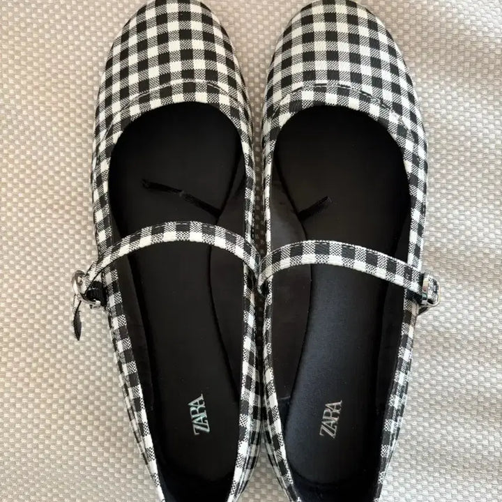 [BUNJANG] ZARA Gingham Check Mary Jane Flat Shoes / 자라 ZARA 깅엄체크 메리제인 플랫슈즈