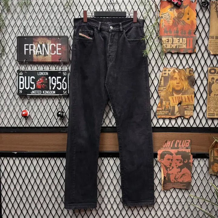 [BUNJANG] 90s Diesel Industry Fellow Denim Pants with Rear Patch Detail / 90s 디젤 인더스트리 펠로우 데님 팬츠 후면 패치 포인트 흑청