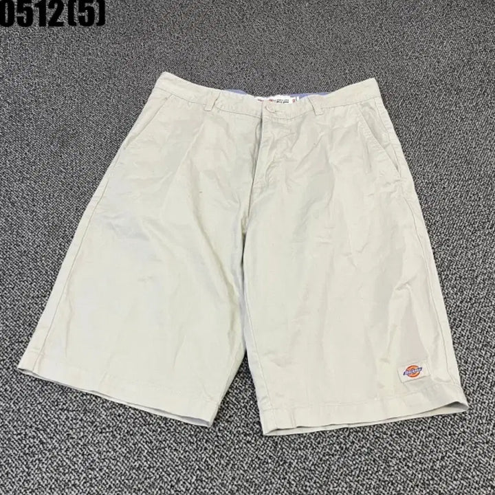[BUNJANG] Dickies Beige Shorts Size 32 / 디키즈 베이지 반바지 32