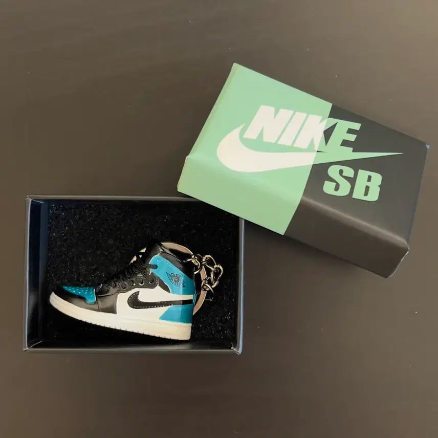 [BUNJANG] Nike Air Jordan Sneaker Miniature Keychain with Box / 나이키 에어조던 운동화 미니어쳐 키링+박스
