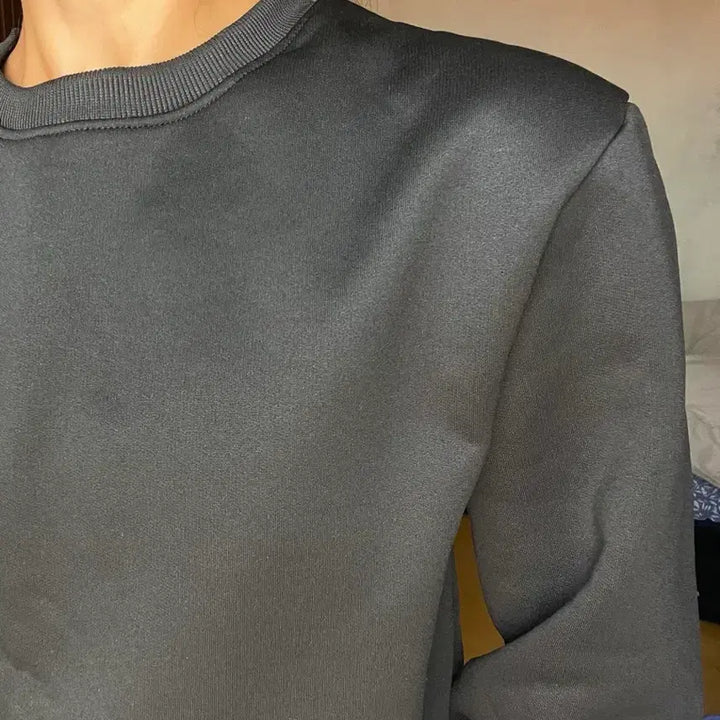 [BUNJANG] Fleece-Lined Black Sweatshirt / 털안감 블랙 맨투맨