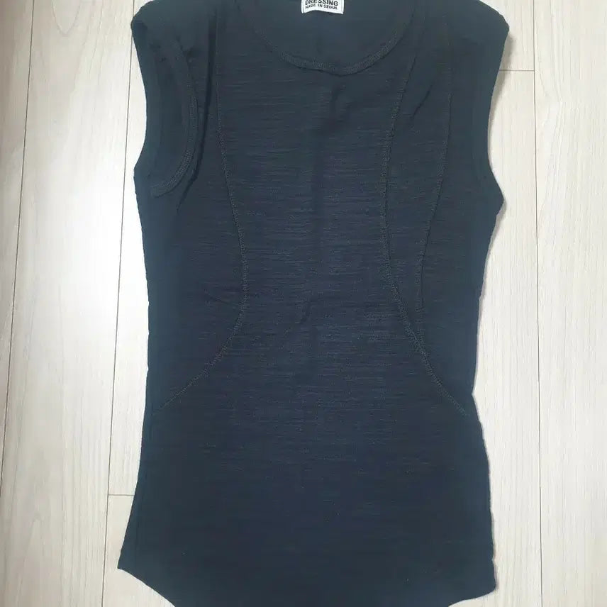 [BUNJANG] Topdressing Shoulder Pad Sleeveless T-shirt / 탑드레싱 어깨패드민소매티셔츠