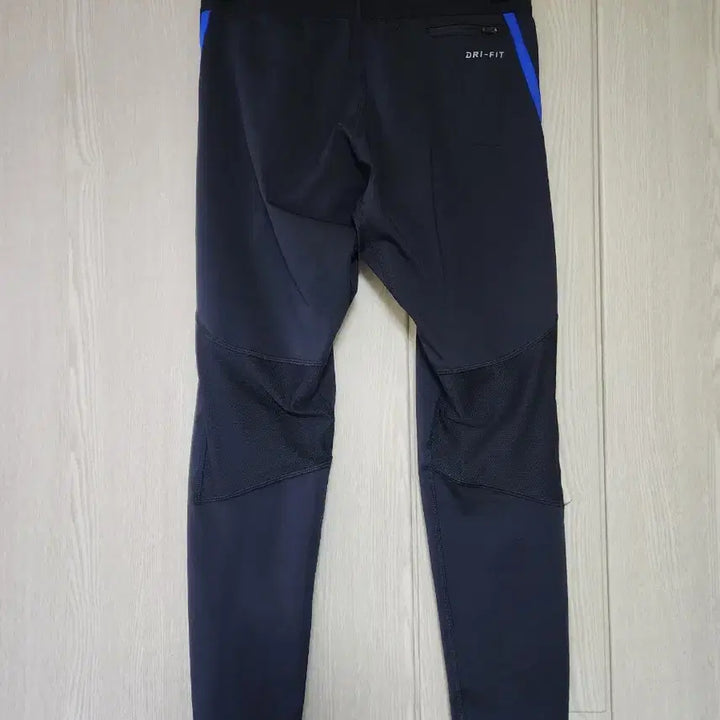 [SOLD OUT] 나이키 드라이핏 러닝 타이즈 M