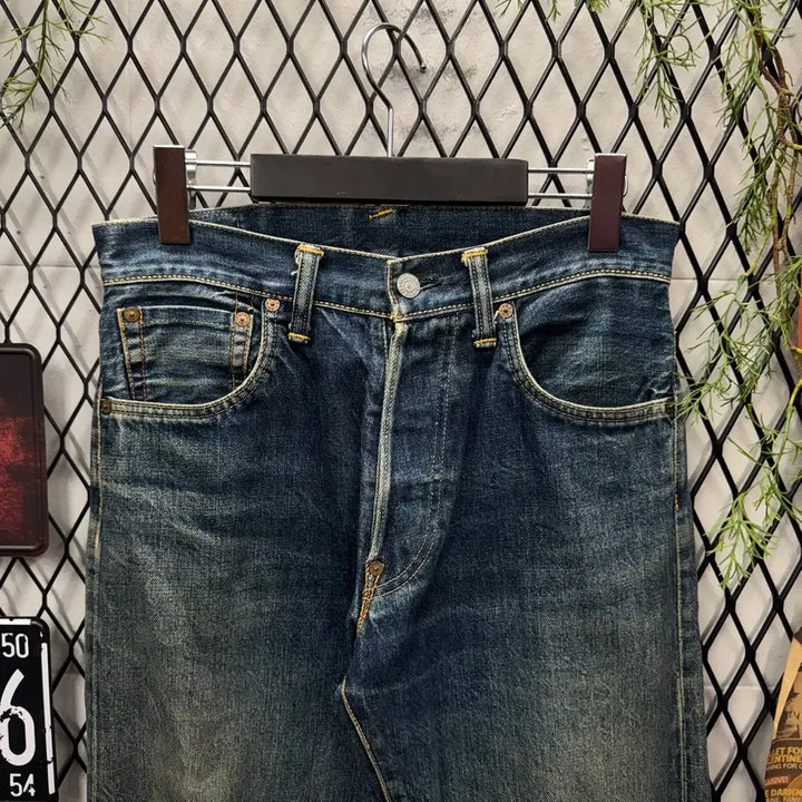 [BUNJANG] Evisu 00s Denim Pants with Rear Seagull Logo, Washed Dark Indigo / 00s 에비수 데님 팬츠 후면 씨걸 로고 포인트 워싱 진청