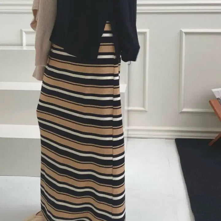 [BUNJANG] Striped Long Skirt with Back Slit / 밴딩 단가라 뒷트임 롱스커트