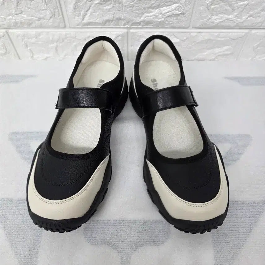 [BUNJANG] Black &amp; White Mary Jane Shoes (240) / 블랙 앤 화이트 메리제인 슈즈 240