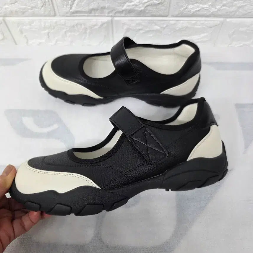 [BUNJANG] Black &amp; White Mary Jane Shoes (240) / 블랙 앤 화이트 메리제인 슈즈 240