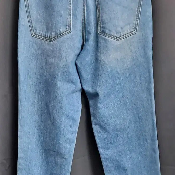 [BUNJANG] 8Seconds Blue Wash Damage 9-part Tapered Denim Pants / 에잇세컨즈 블루 워싱 데미지 9부 테이퍼드 데님 팬츠