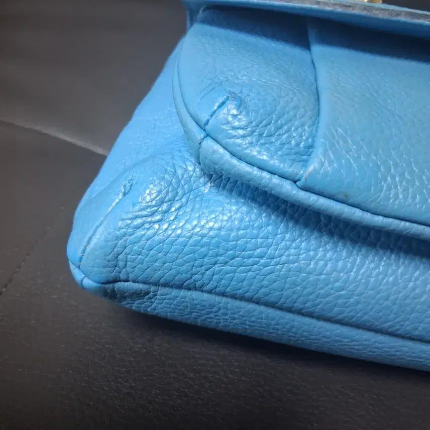 [SOLD OUT] MCM 블루 레더 체인 숄더백
