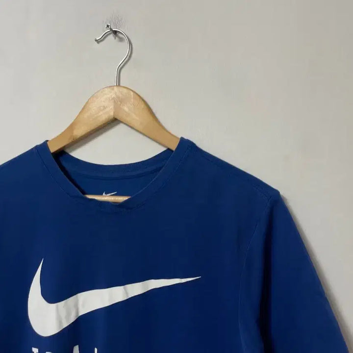 [BUNJANG] Nike Big Swoosh Dri-FIT Spandex Short Sleeve T-Shirt / 100 나이키 빅스우시 드라이핏 스판 반팔티 정품