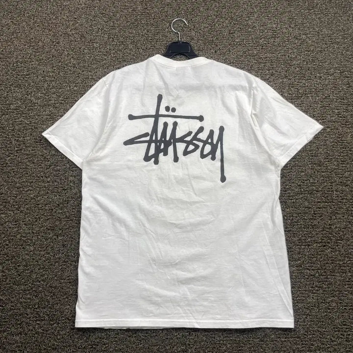[BUNJANG] Stussy Stock Logo White T-Shirt / 스투시 스탁 화이트 반팔 티셔츠