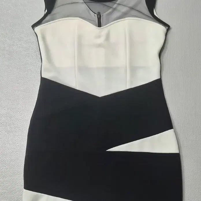 [BUNJANG] Flattering Fit Midi Dress / 허리 잘록 원피스