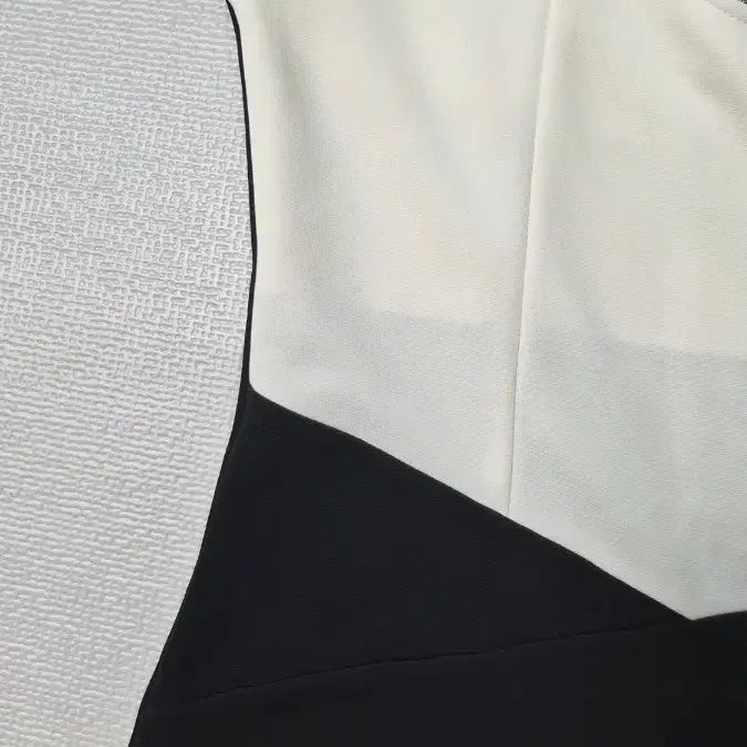 [BUNJANG] Flattering Fit Midi Dress / 허리 잘록 원피스