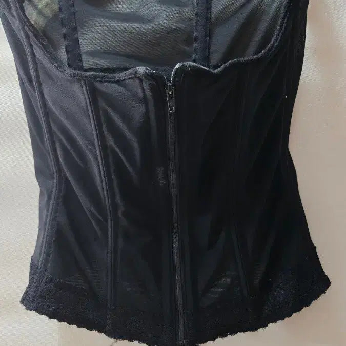 [BUNJANG] Vivian Black Corset Top Lace Detail / 비비안 블랙 코르셋 탑 레이스 장식95