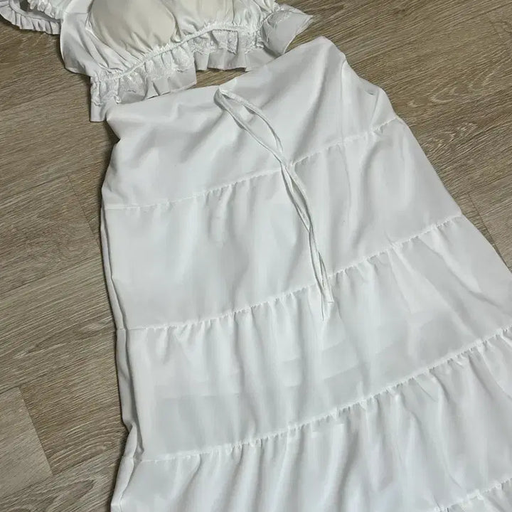 [BUNJANG] White Frill Crop Top and Mini Skirt Set / 새상품) 베트남에서 구매한 투피스