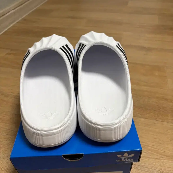 [BUNJANG] Adidas Adifom Superstar Mule White (275) / 아디다스 아디폼 슈퍼스타 뮬 화이트 275