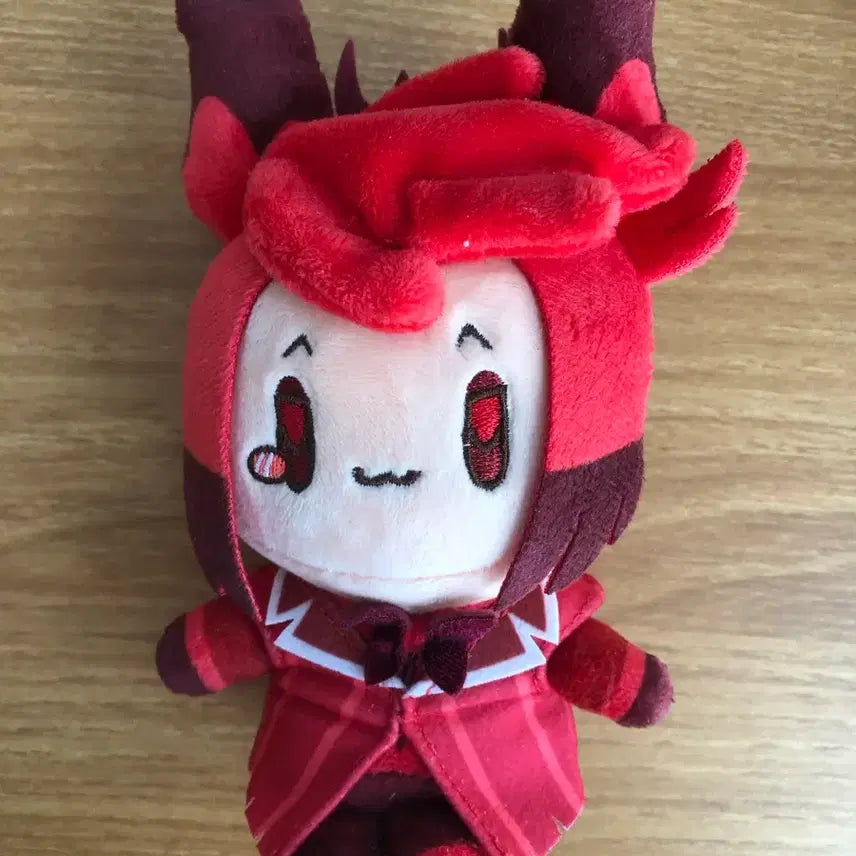 [SOLD OUT] 해즈빈호텔 알래스터 이케부쿠로 오스와리 누이 인형 앉은 누이