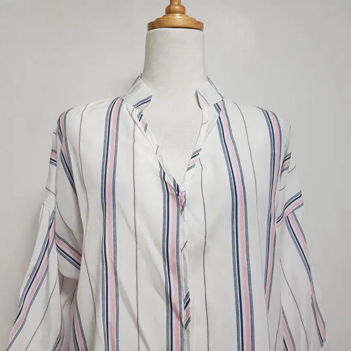 [BUNJANG] V-Neck Stripe Shirt (Free Size) / 1931/브이넥셔츠 여 free사이즈 스트라이프셔츠(새상품)/내옷방