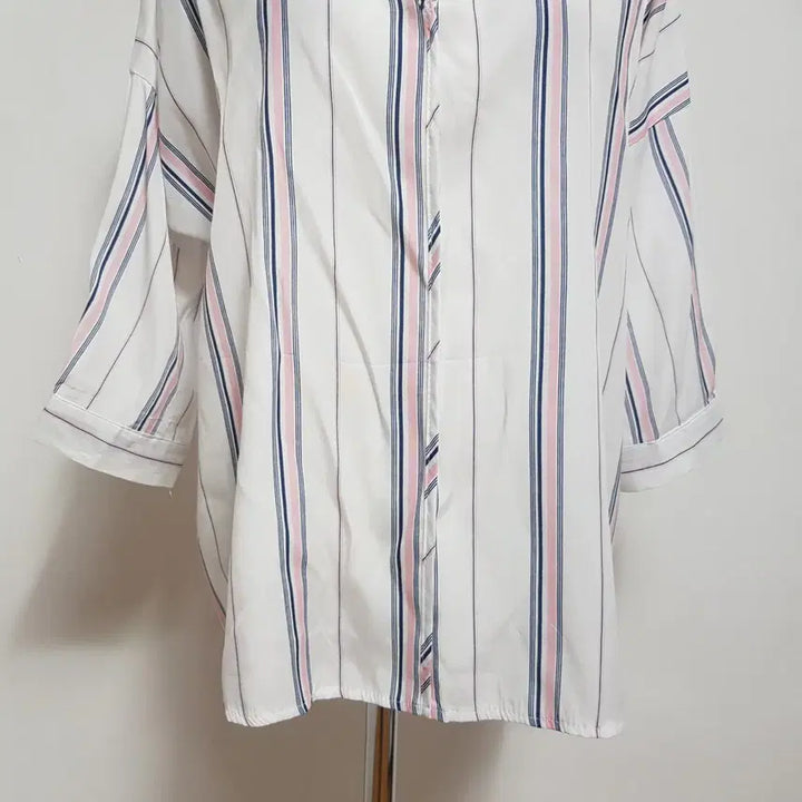[BUNJANG] V-Neck Stripe Shirt (Free Size) / 1931/브이넥셔츠 여 free사이즈 스트라이프셔츠(새상품)/내옷방