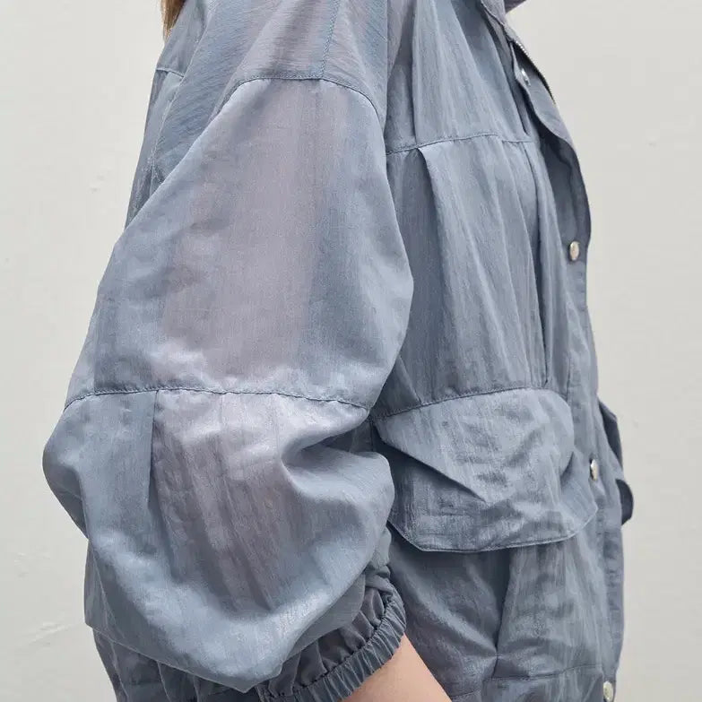 [BUNJANG] SYSTEM Sheer Crinkle Panel Crop Jumper Smoke Blue / 25년SYSTEM 시어 크링클 패널 크롭 점퍼 스모크블루 정품